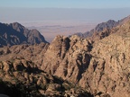 2Blick zum Wadi Arabba, mit Sandstein-Felskuppen