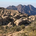 Berglandschaft mit Sandstein-Felskuppen