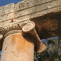 ovales Forum: ionisches Säulenkapitell