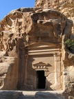 Grabfassade am östlichen Ende des Siq el-Barid