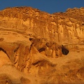 Sandstein-Felswand in der Abendsonne