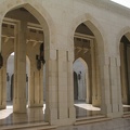 350_5060_Sultan-Qaboos-Moschee_Arkaden.JPG