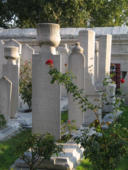 337_3702_Istanbul_Friedhof_bei_Sueleymaniye-Moschee.JPG