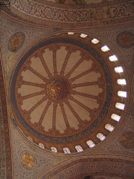 335_3568_Istanbul_Sultan-Ahmet-Moschee_Inneres_Kuppel.JPG