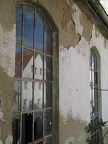Eggenfelden-Gern, Fensterspiegelung am Kesselhaus der Schloßökonomie