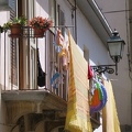 Via Corfinio, Balkon mit Wäsche