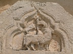 Relief an einer Kapelle im Weiler Rocca Calascio