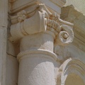 Chiesa di Santa Maria della Pietà (Rocca Calascio), Details vom Eingangsportal
