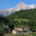 Blick von der Ortschaft Ornano Grande zum Corno Grande und Corno Piccolo