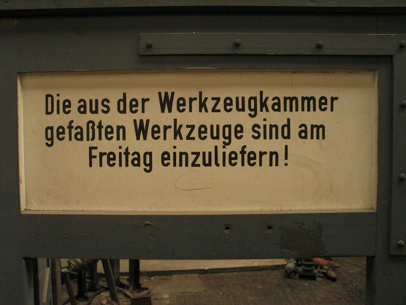 371_7139_Werkzeugkammer-Schild.JPG