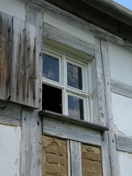 229_2966_Kleinlosnitz_Bauernhofmuseum_Handwerkerhaus_aus_Saalenstein_Fenster.JPG