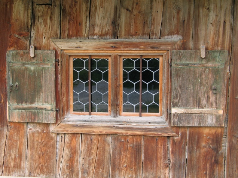 284_8428_Bauernhofmuseum_Lukas-Hof_Butzenscheibenfenster.JPG