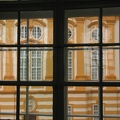 218_1809_Marmorsaal_Blick_durch_Fenster_zur_Bibliothek.JPG